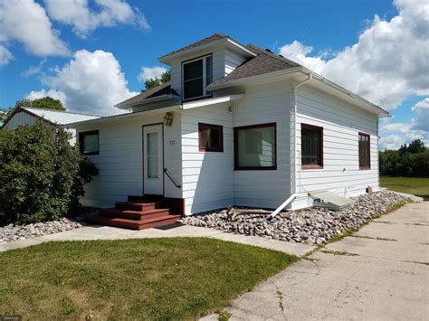homes for sale in baudette mn area